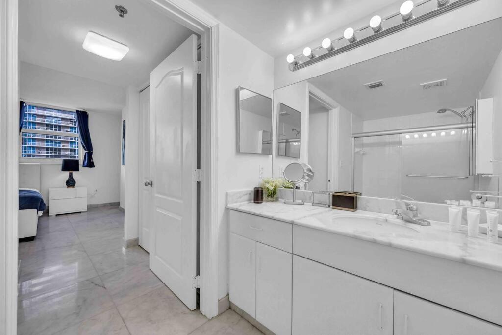 Apartment Iconic High Floor 3 Bedrooms In The Heart Of *