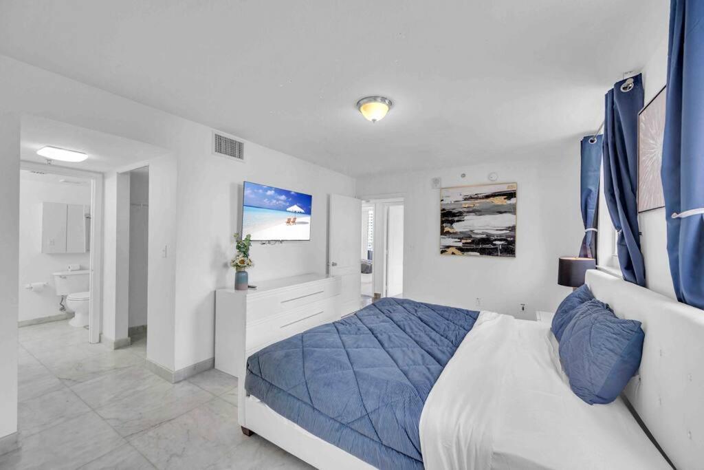 Iconic High Floor 3 Bedrooms In The Heart Of Apartment *