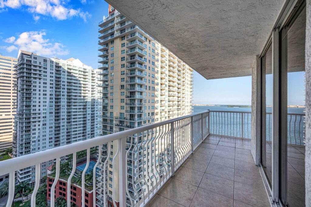 Ocean View 3 Bedrooms In W Parking Miami