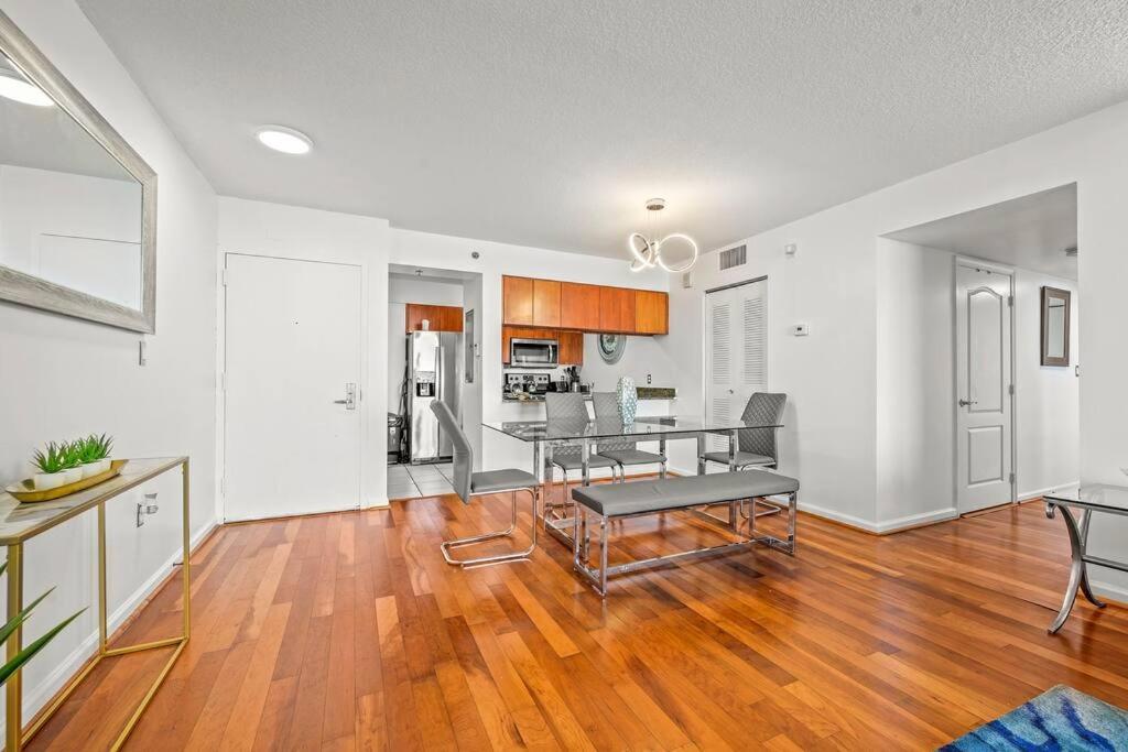 Spacious Ocean View Unit In The Heart Of Brickell *
