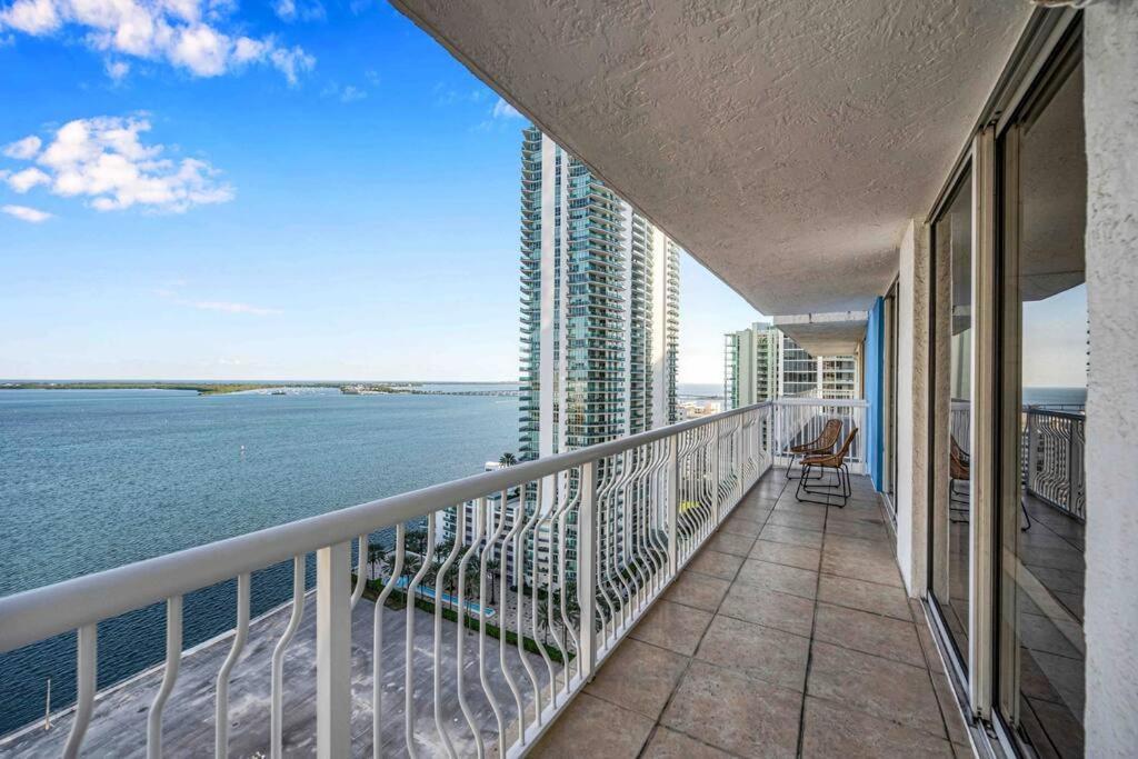 Ocean View 3 Bedrooms In W Parking Apartment Miami
