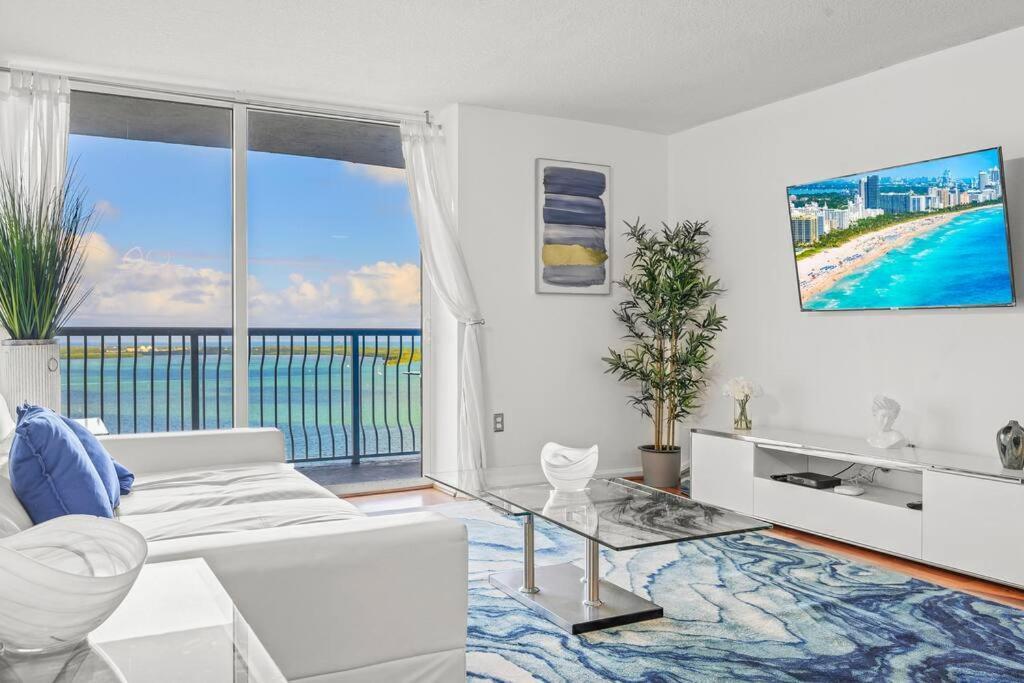 Spacious Ocean View Unit In The Heart Of Brickell Apartment