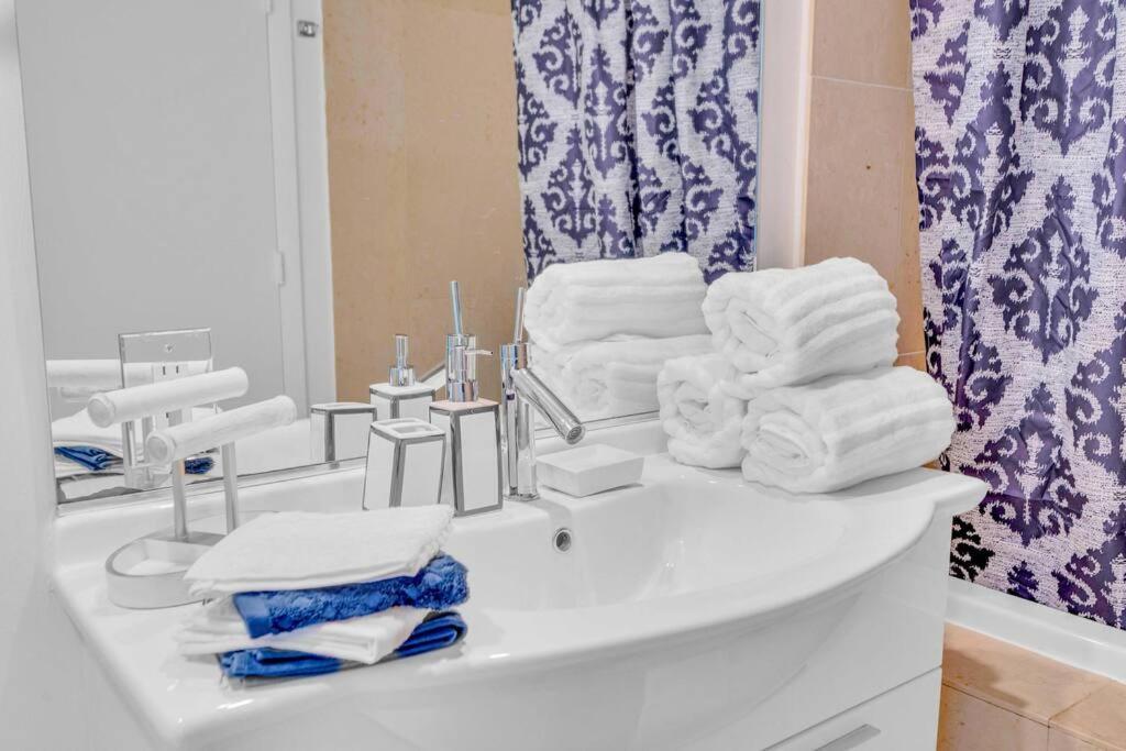 Emblematic Unit At Icon In The Heart Of Brickell Apartment *
