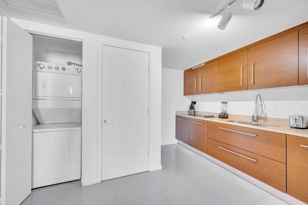Apartment Emblematic Unit At Icon In The Heart Of Brickell