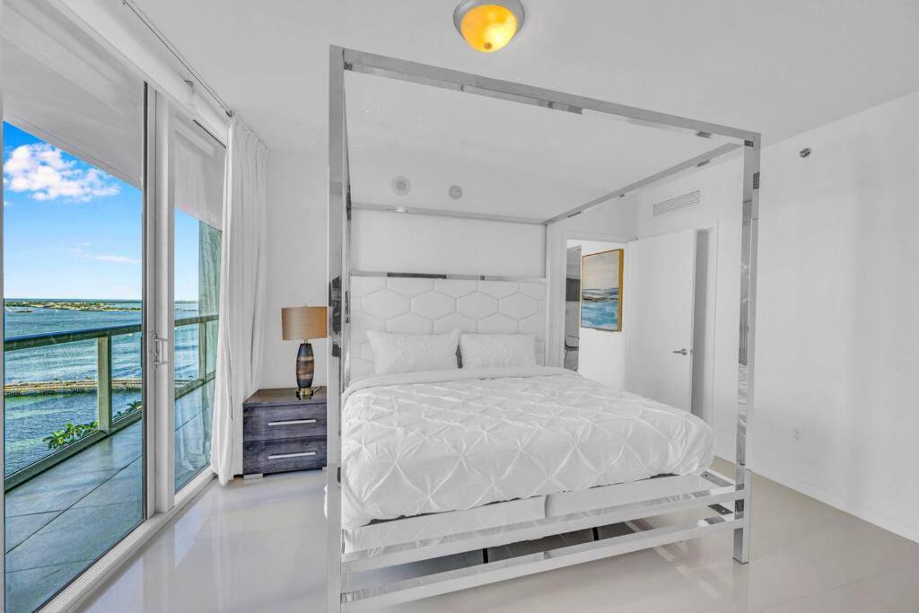 Emblematic Unit At Icon In The Heart Of Brickell * Miami
