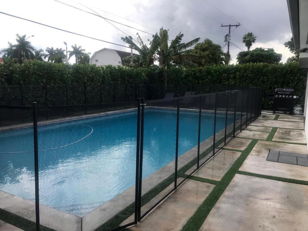 Holiday home Cozy Paradise, With Heated Pool, Near Airport In L16 *