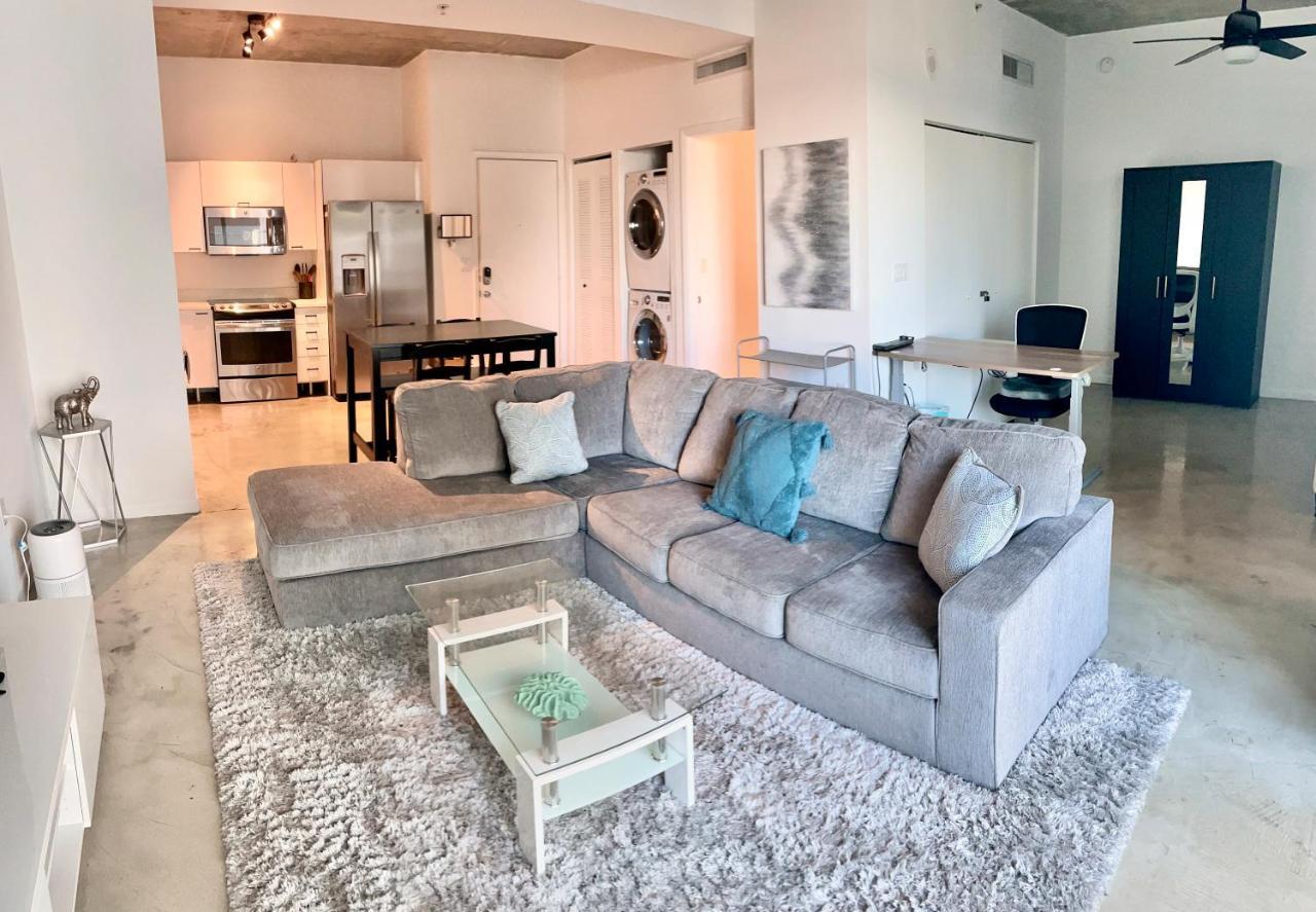 1br Loft In Downtown With Bay View And Workspace Miami