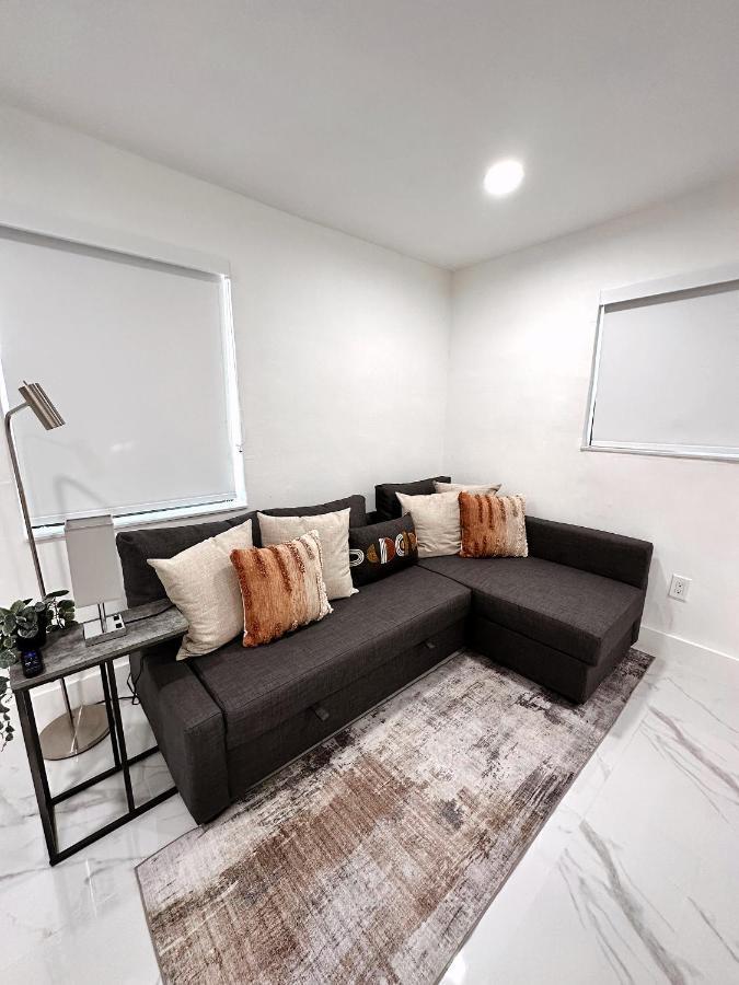 Holiday home New Comfy And Modern House Near Airport