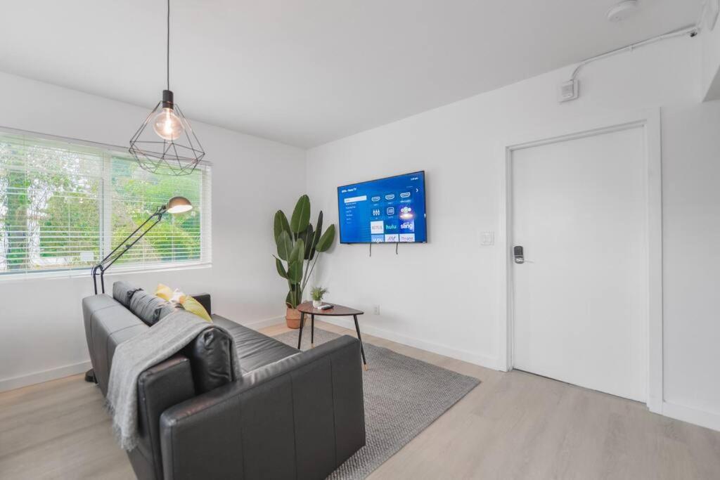 Apartment Beautiful 2/2 Near The