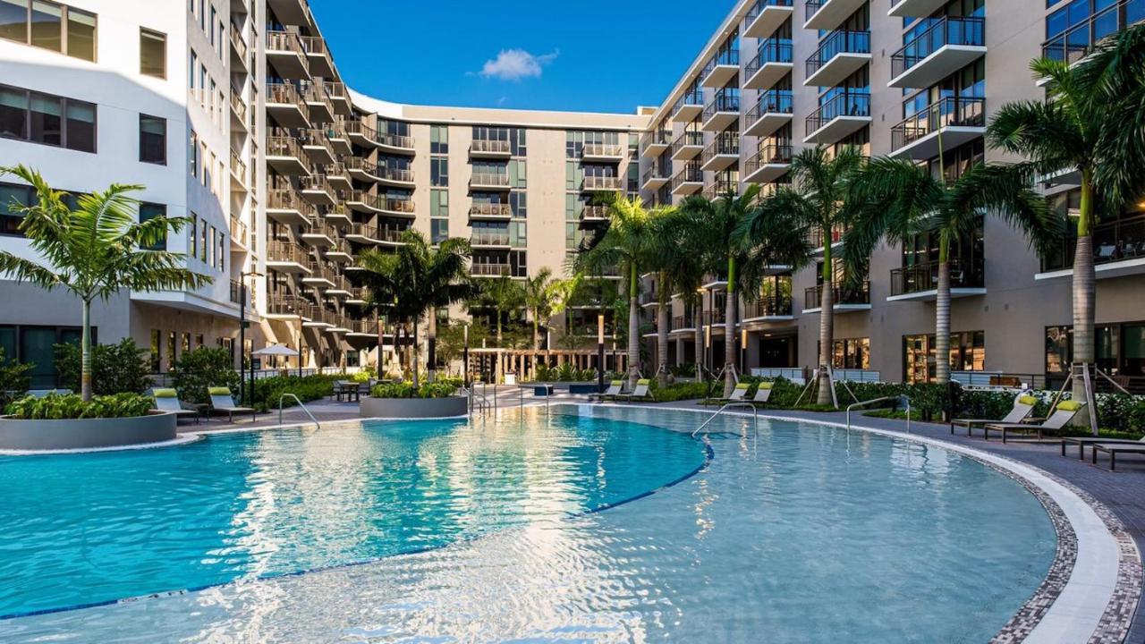 Upscale 2-bedroom Balcony And Pool View & Luxury Amenities In Miami-doral, Mins To Intl *