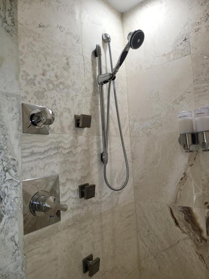 Pvt Bdrm, Close To Airport & Cruise Terminal Guest house Miami