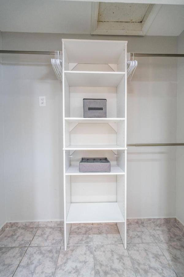 Renovated 2 Bd W/ Private Parking, Gallery & W/d *
