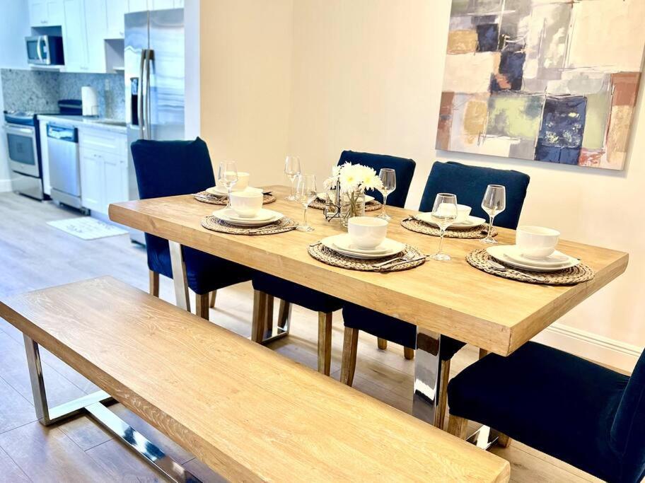 Lush Tropical Big Close To Airport, Calle 8, Coral Gables And Lots Amenities Casa de férias *