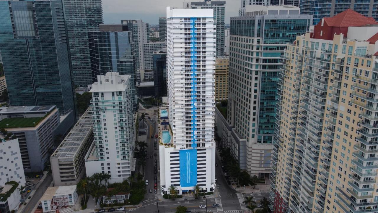 & Sea View+free Parking Modern Apartment