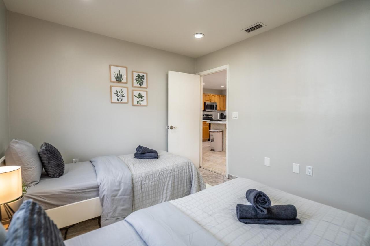 Renovated 2 Bd W/ Private Parking, Gallery & W/d *