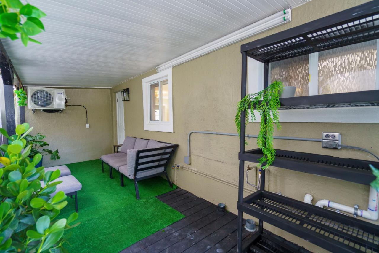 Apartment Renovated 2 Bd W/ Private Parking, Gallery & W/d Miami