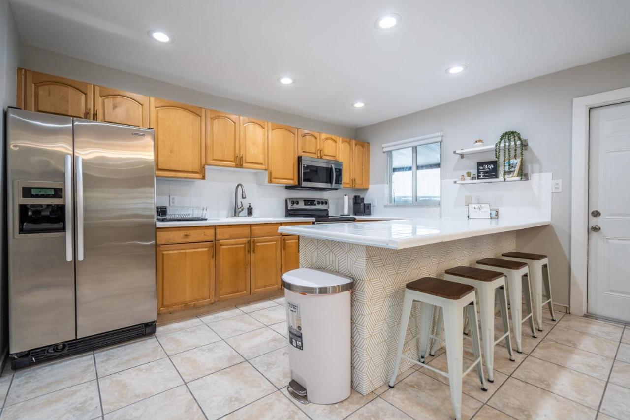 Renovated 2 Bd W/ Private Parking, Gallery & W/d Miami