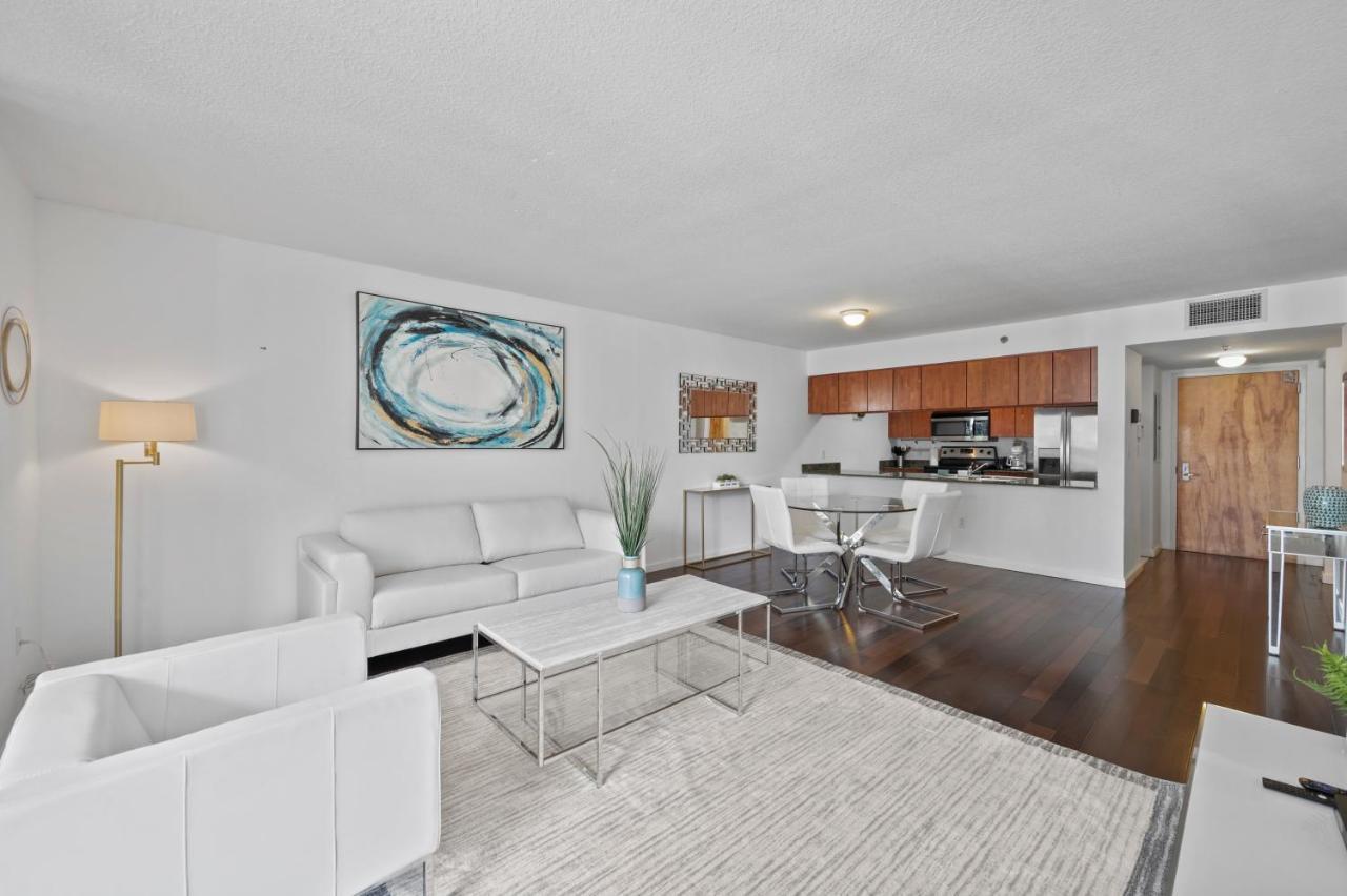 Private Unit With Amenities And Parking Apartment