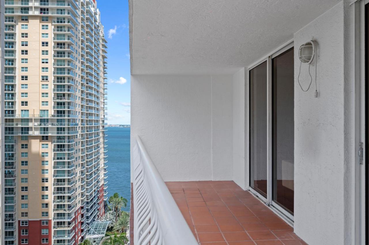 Private Unit With Amenities And Parking Apartment