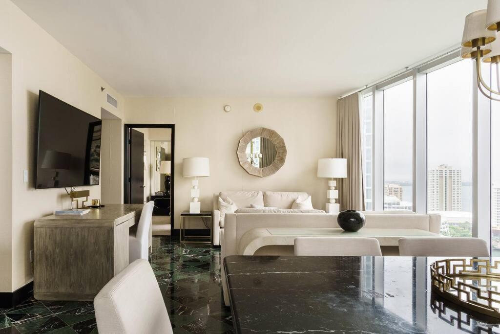 2 Bedroom With Stunning Views At The W Residences Apartamento