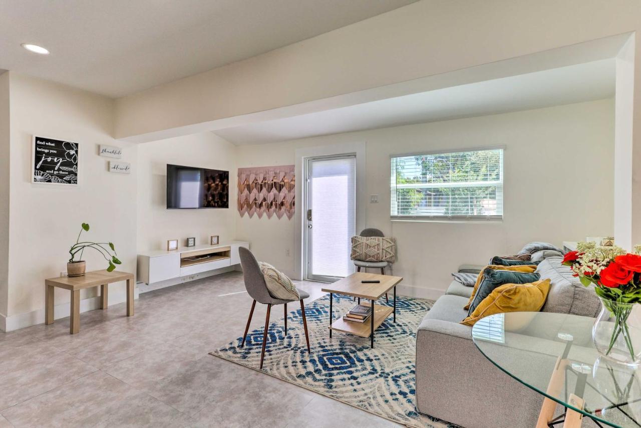 Bright Vacation With Large Yard! Miami