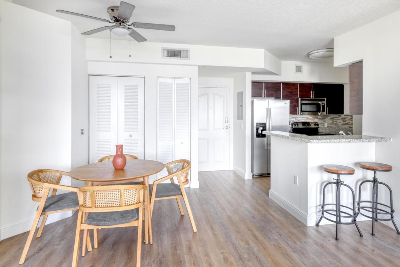 Coral Gables 2br W Wd Pool Gym Near Shops Mia-45 * Miami