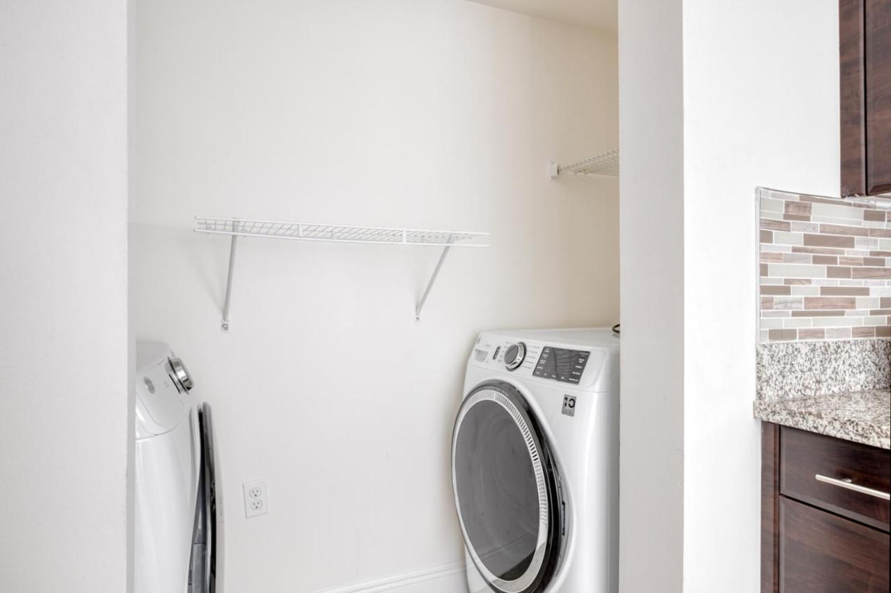 Coral Gables 2br W Wd Pool Gym Near Shops Mia-45 *