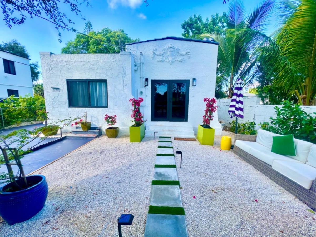 Apartment The Carrington: Multi-unit Retreat With *