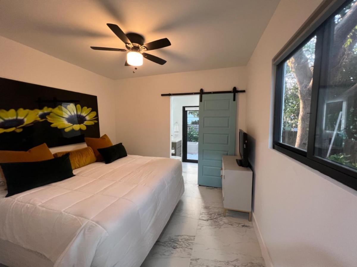 The Carrington: Multi-unit Retreat With Apartment *