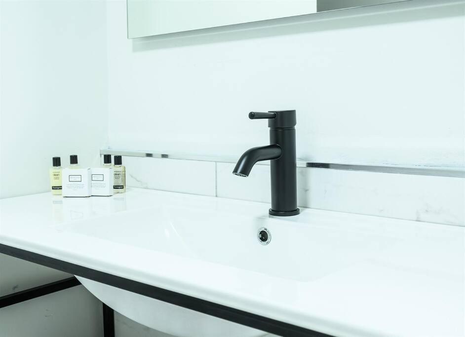 Luxury 2bd 2ba Wynwood With Pool & Free Parking Miami