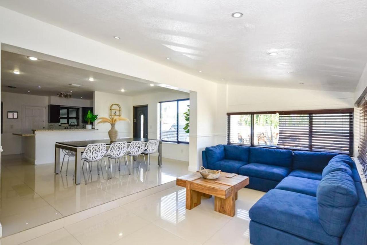 Five Bedroom With Pool In Highland Lakes Near Aventura Mall