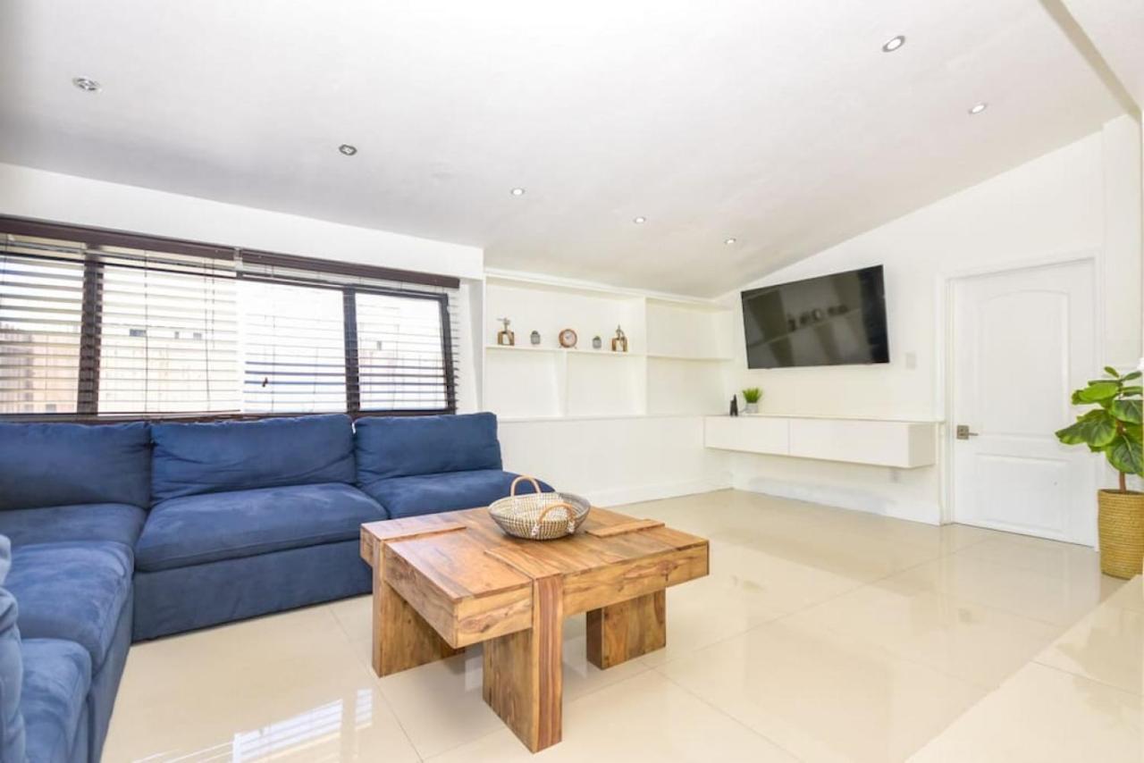 Five Bedroom With Pool In Highland Lakes Near Aventura Mall Villa Miami