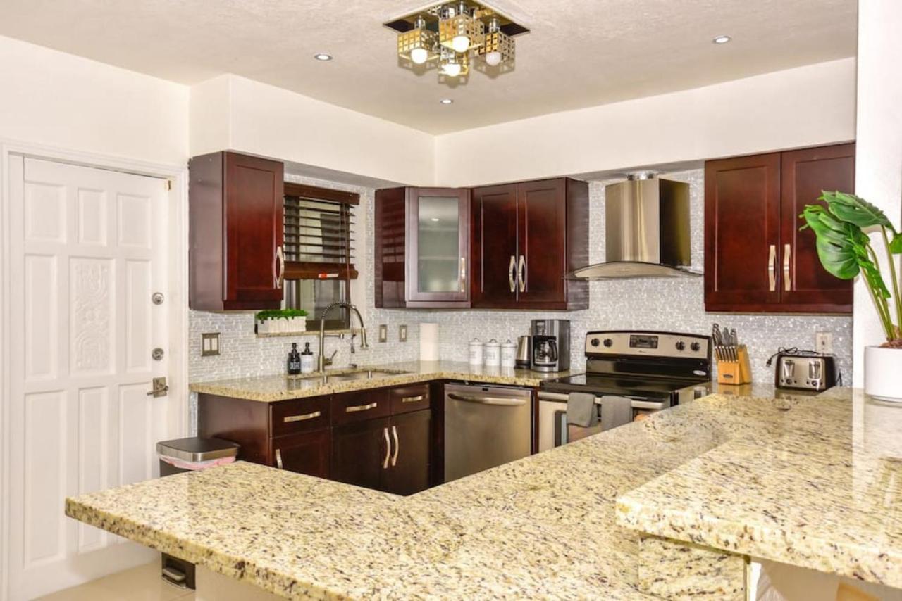 Five Bedroom With Pool In Highland Lakes Near Aventura Mall Miami