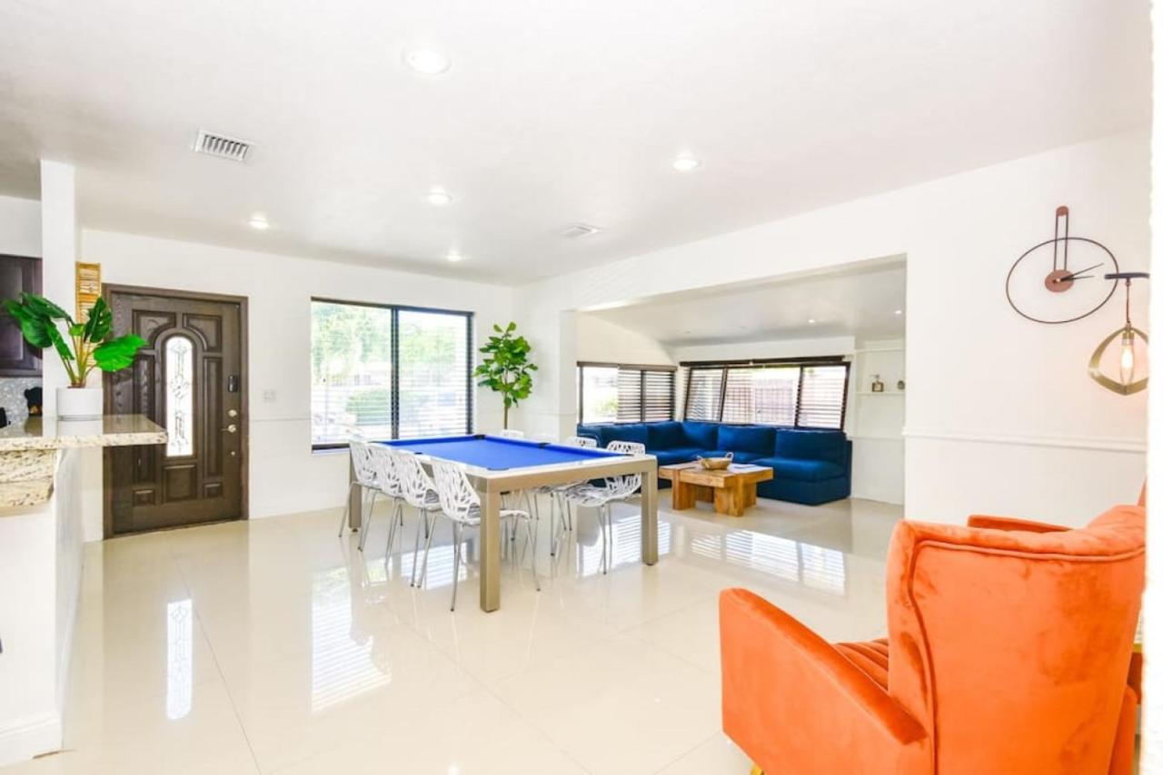 Villa Five Bedroom With Pool In Highland Lakes Near Aventura Mall *