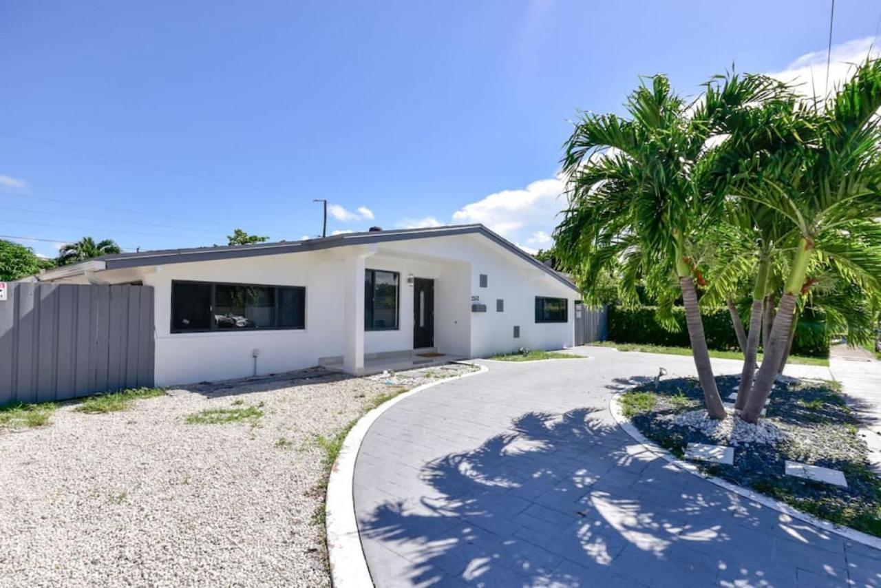 Five Bedroom With Pool In Highland Lakes Near Aventura Mall Villa Miami