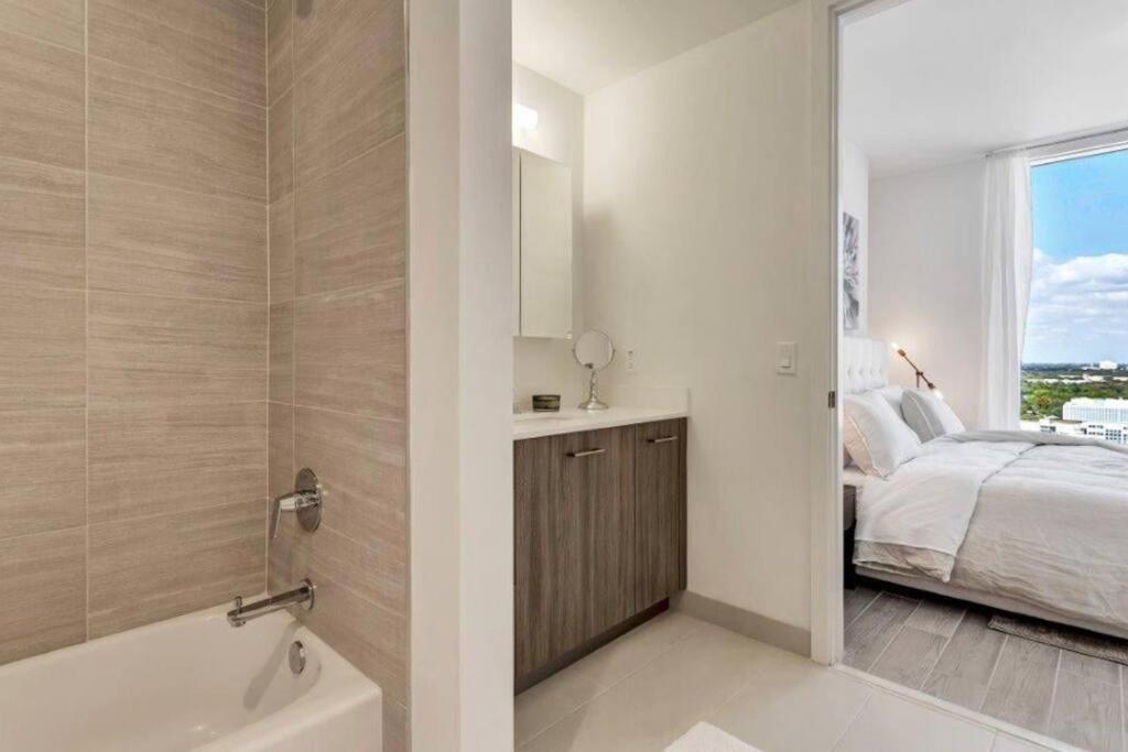 Apartment Paradise On The Isle # 1 *