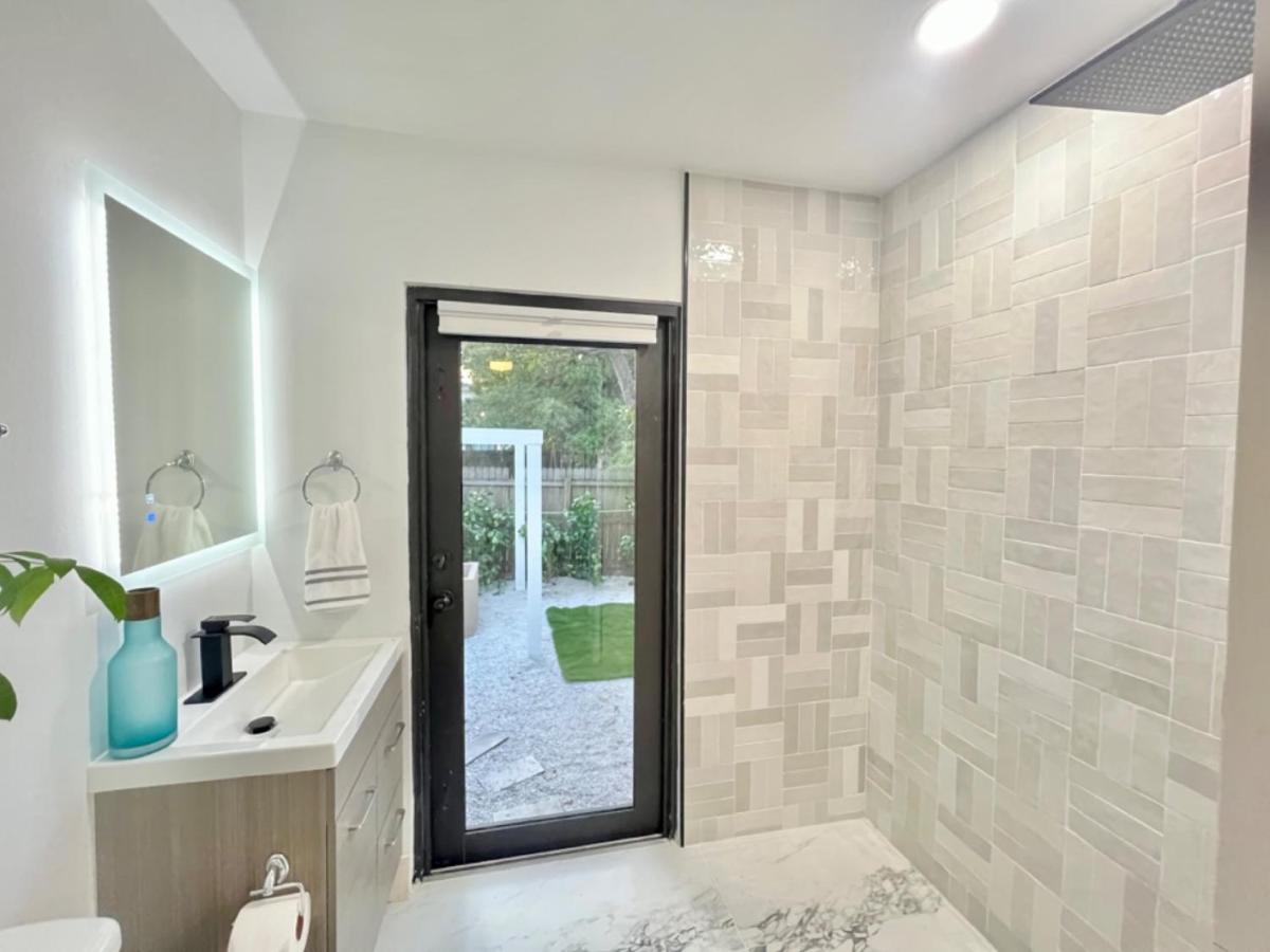 Apartment The Carrington: Multi-unit Retreat With *