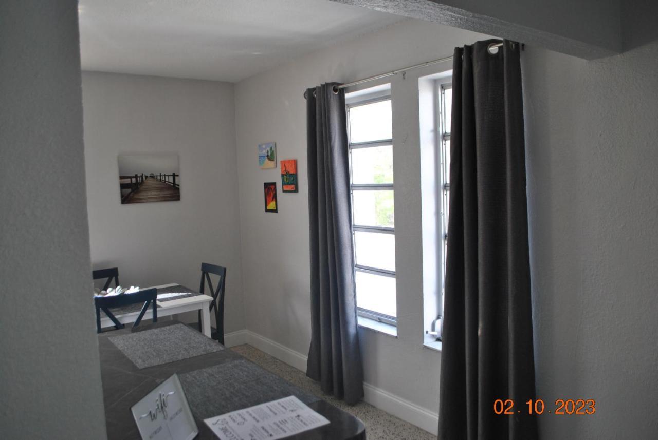 Sleeps 8, Havana Nights In