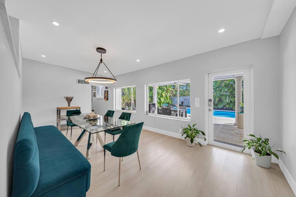 Villa Centrally Located W/ Pool & Gym ! Miami