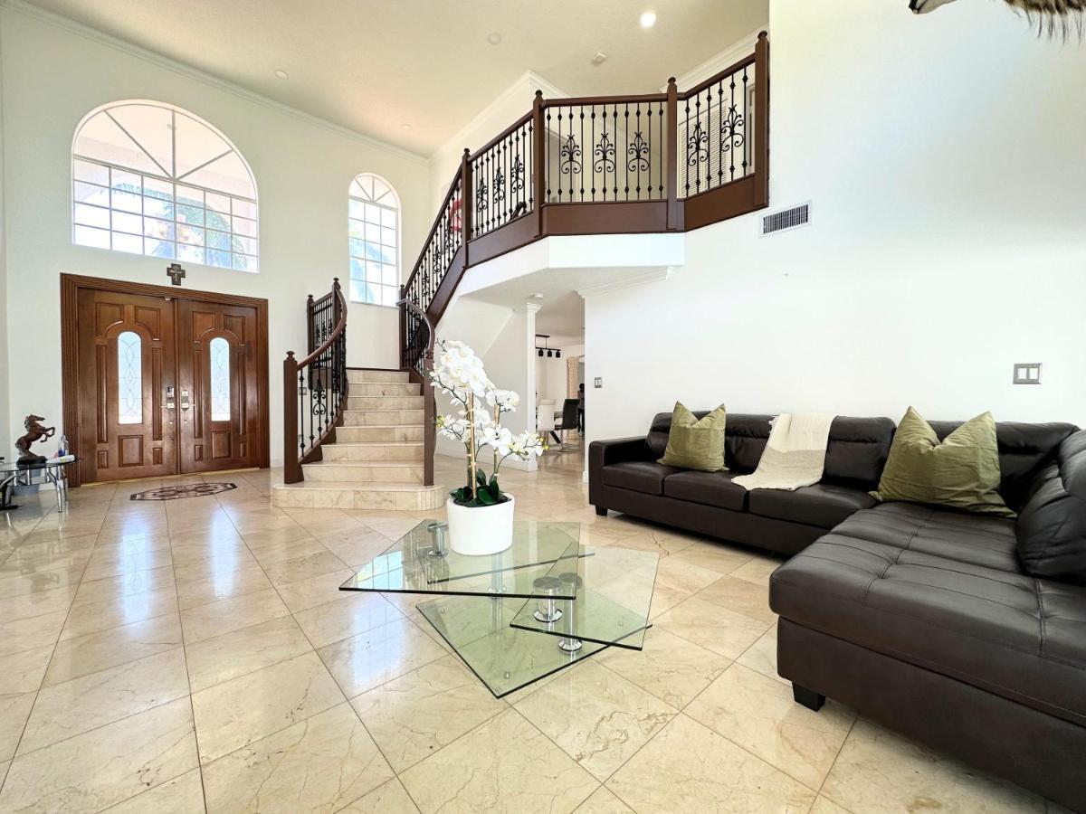 Spacious And Luxurious 4bd 3br House Pool Tub Bbq Private