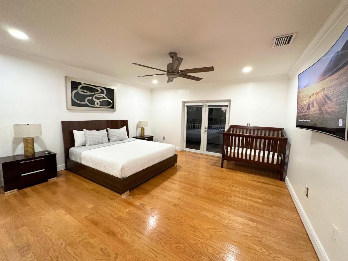 Spacious And Luxurious 4bd 3br House Pool Tub Bbq Private Miami