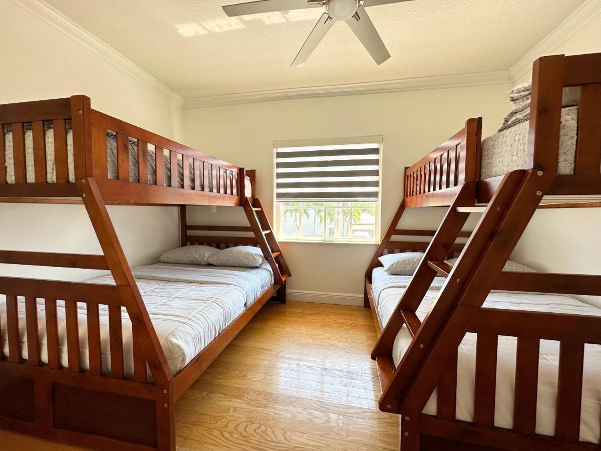 Spacious And Luxurious 4bd 3br House Pool Tub Bbq Private Miami