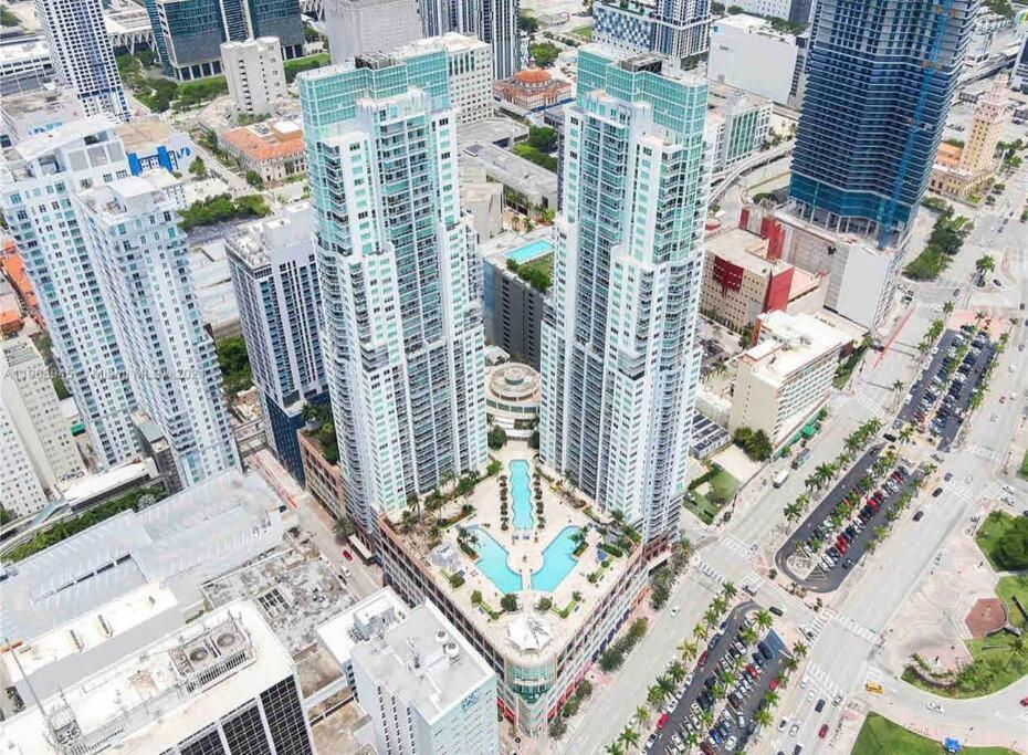 Apartment And Luxurious Living In Downtown