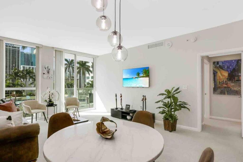 Apartment And Luxurious Living In Downtown Miami