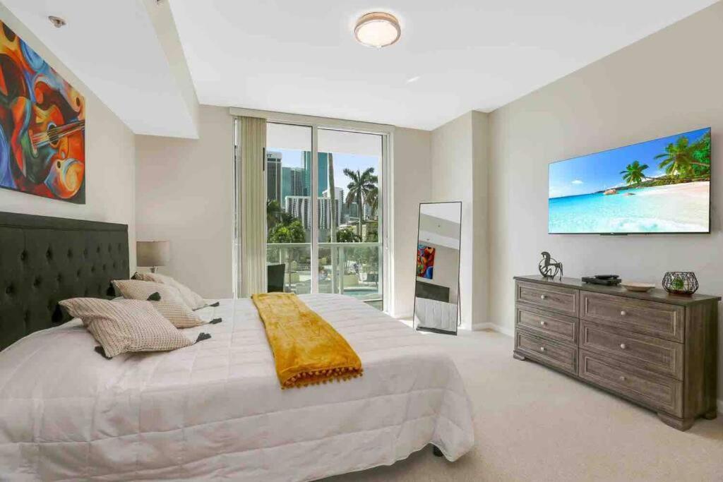 And Luxurious Living In Downtown Miami