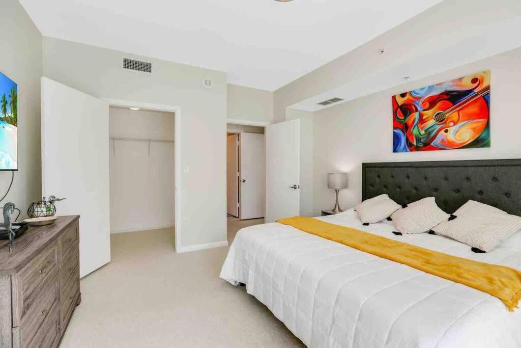 And Luxurious Living In Downtown