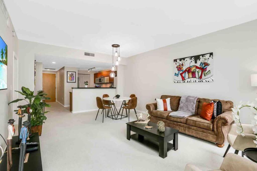Apartment And Luxurious Living In Downtown