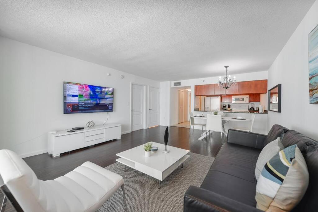 Awesome At Brickell W Free Parking Apartment *