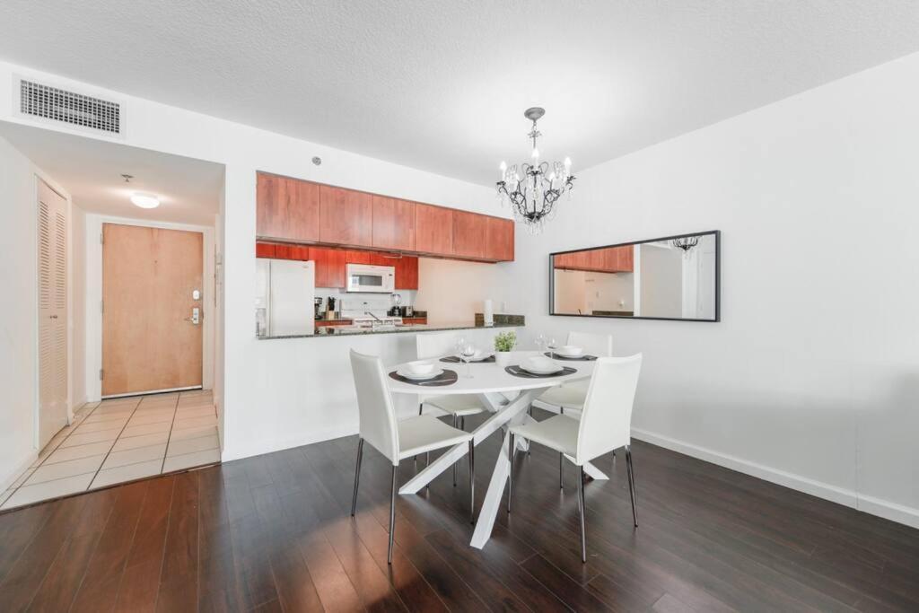 Awesome At Brickell W Free Parking Apartment *