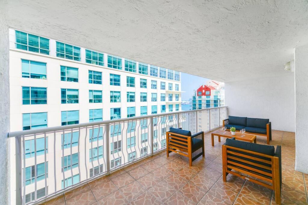 Awesome At Brickell W Free Parking Apartment